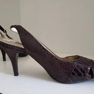 bandolino peep toe heels